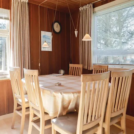 Dom wakacyjny Three-bedroom Holiday In