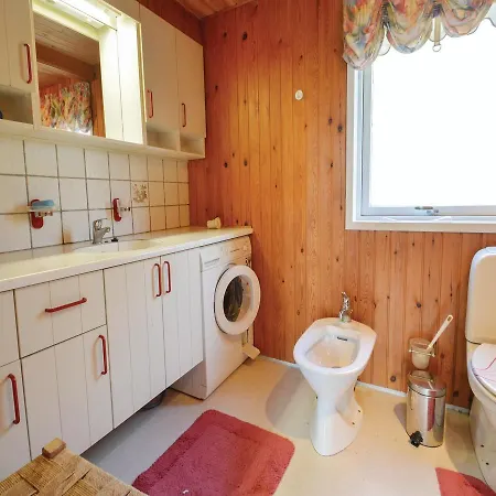 Dom wakacyjny Three-bedroom Holiday In Løkken